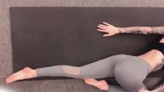 Good Bum In Leggings In Yoga ClBum – Soft Erotica